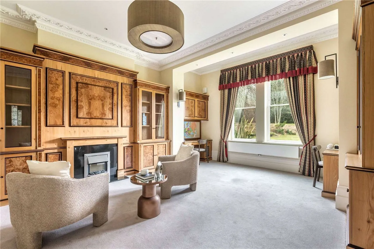 Marley Common, Haslemere, Surrey, GU27 3PT, photo 11
