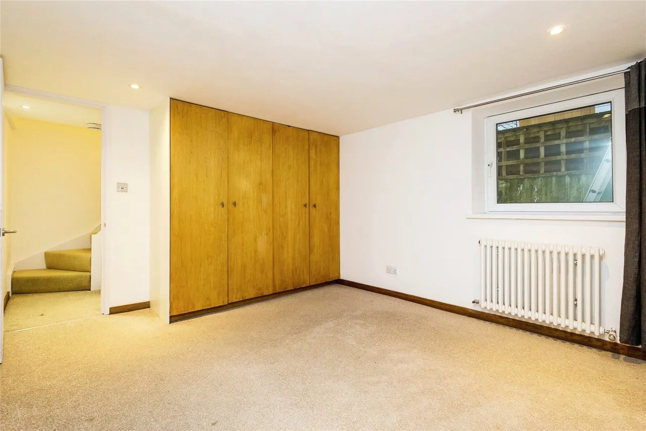 Farnham Road, Guildford, GU2, photo 10