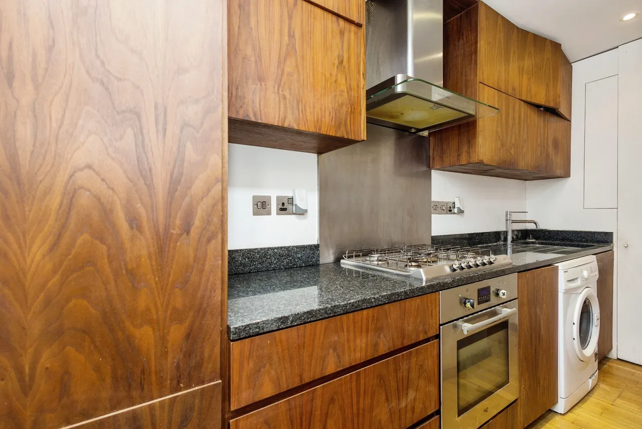Farnham Road, Guildford, GU2, photo 5