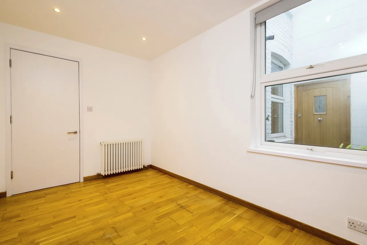 Farnham Road, Guildford, GU2, photo 12