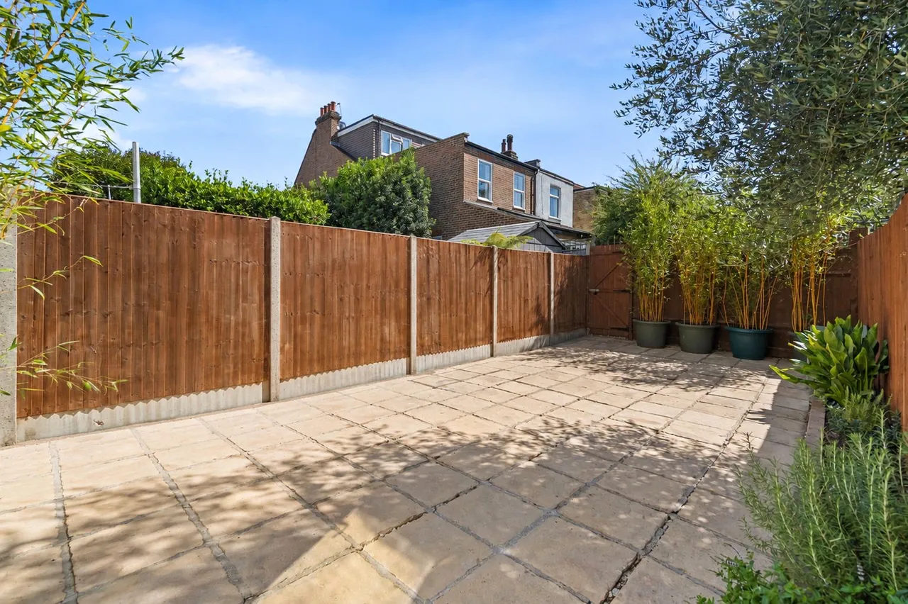 Burtons Road, Hampton Hill, TW12 1DB, photo 14