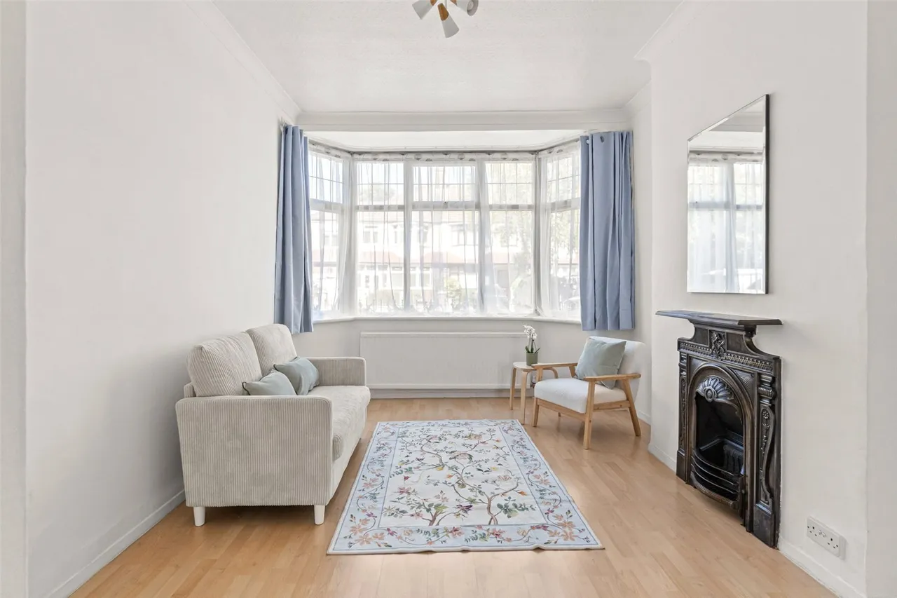 Burtons Road, Hampton Hill, TW12 1DB, photo 3