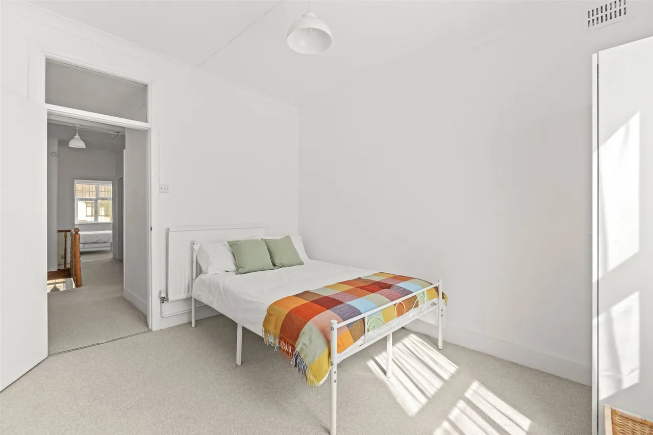 Burtons Road, Hampton Hill, TW12 1DB, photo 11