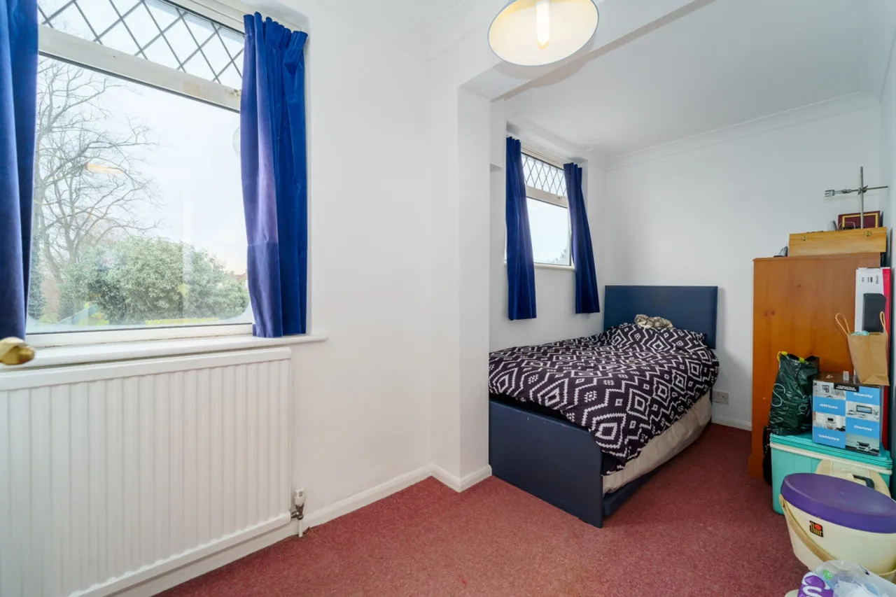 Southcote Avenue, Lower Feltham, photo 13