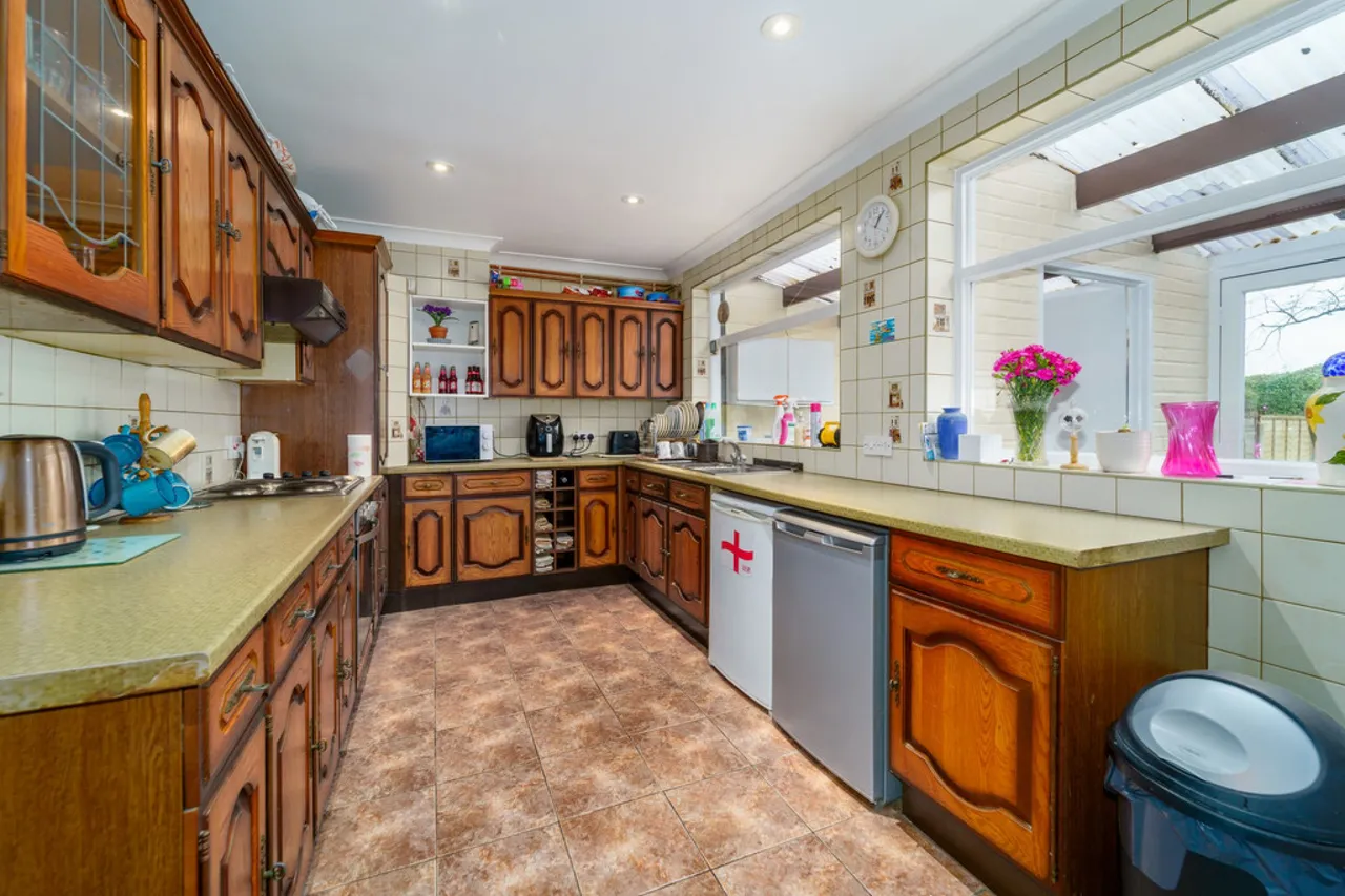 Southcote Avenue, Lower Feltham, photo 6