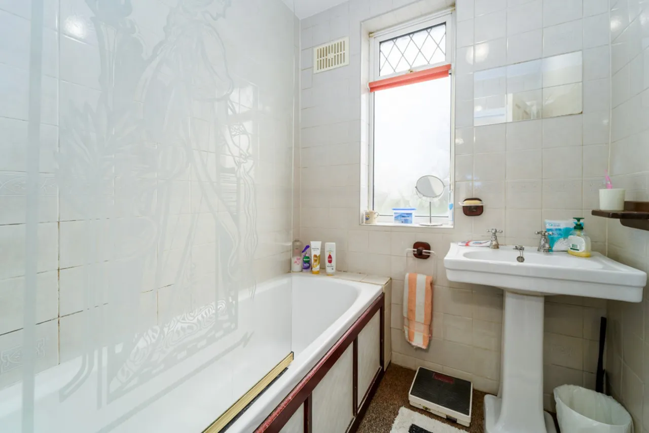 Southcote Avenue, Lower Feltham, photo 9
