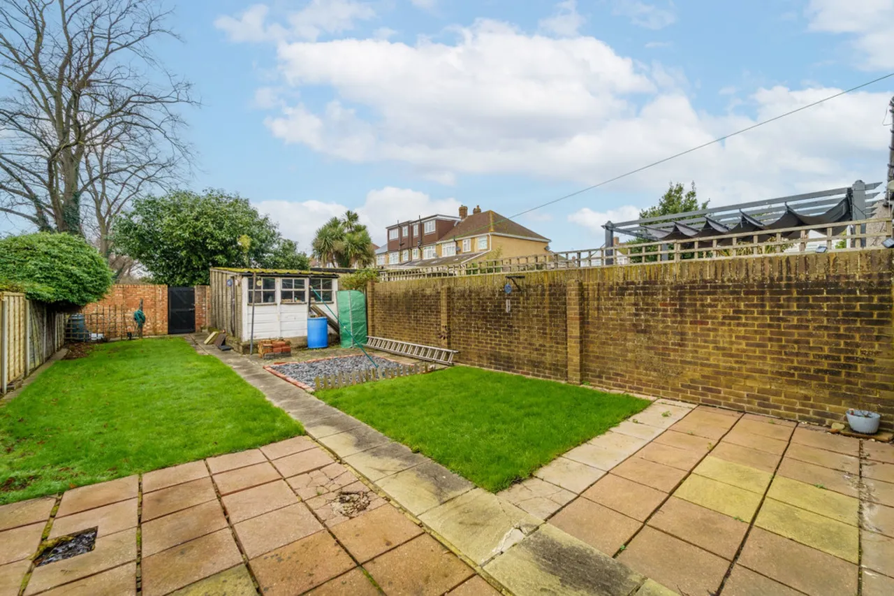 Southcote Avenue, Lower Feltham, photo 5