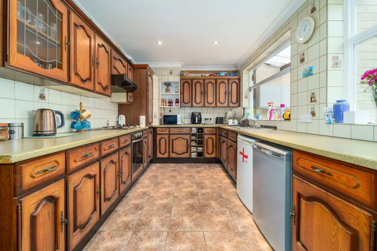 Southcote Avenue, Lower Feltham, photo 4
