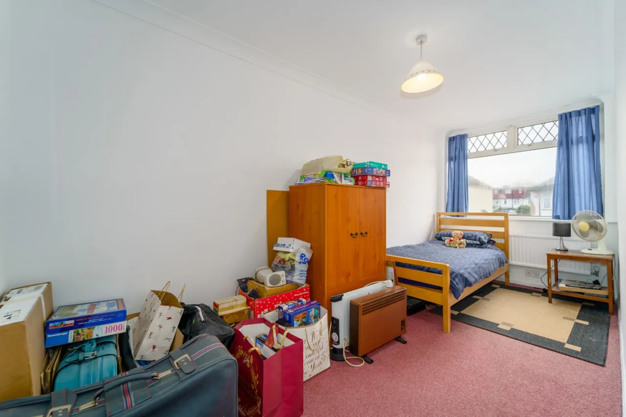 Southcote Avenue, Lower Feltham, photo 17