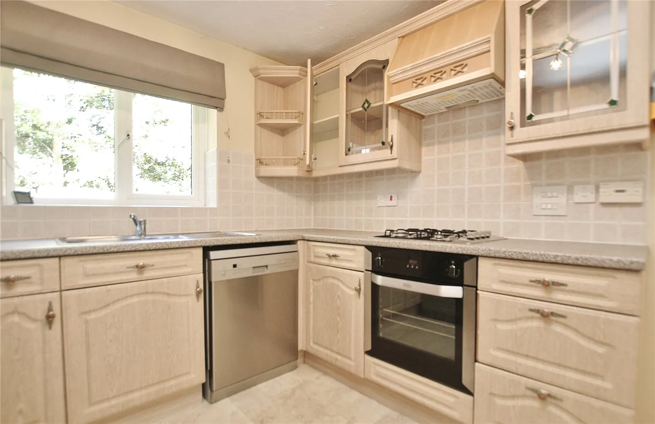 Alexandra Gardens, Knaphill, GU21, photo 5