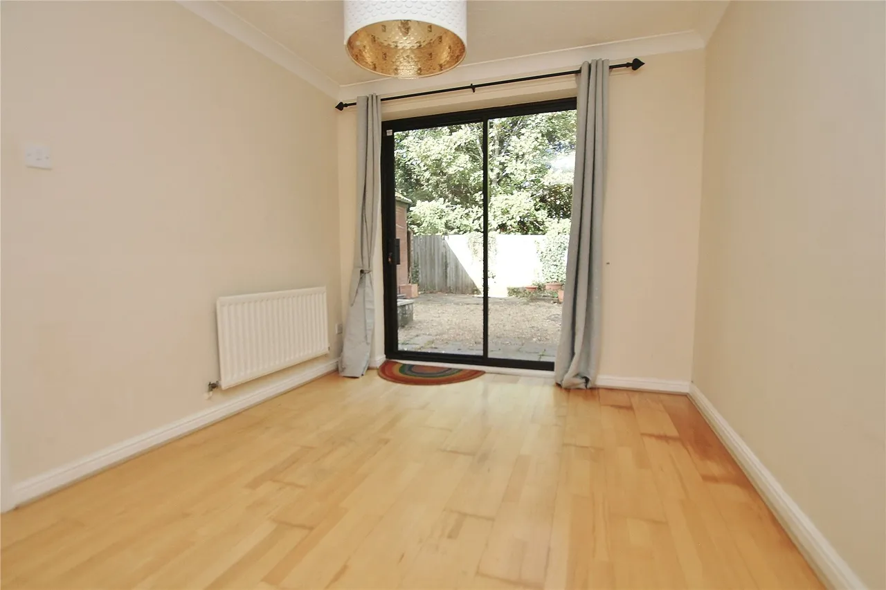 Alexandra Gardens, Knaphill, GU21, photo 4