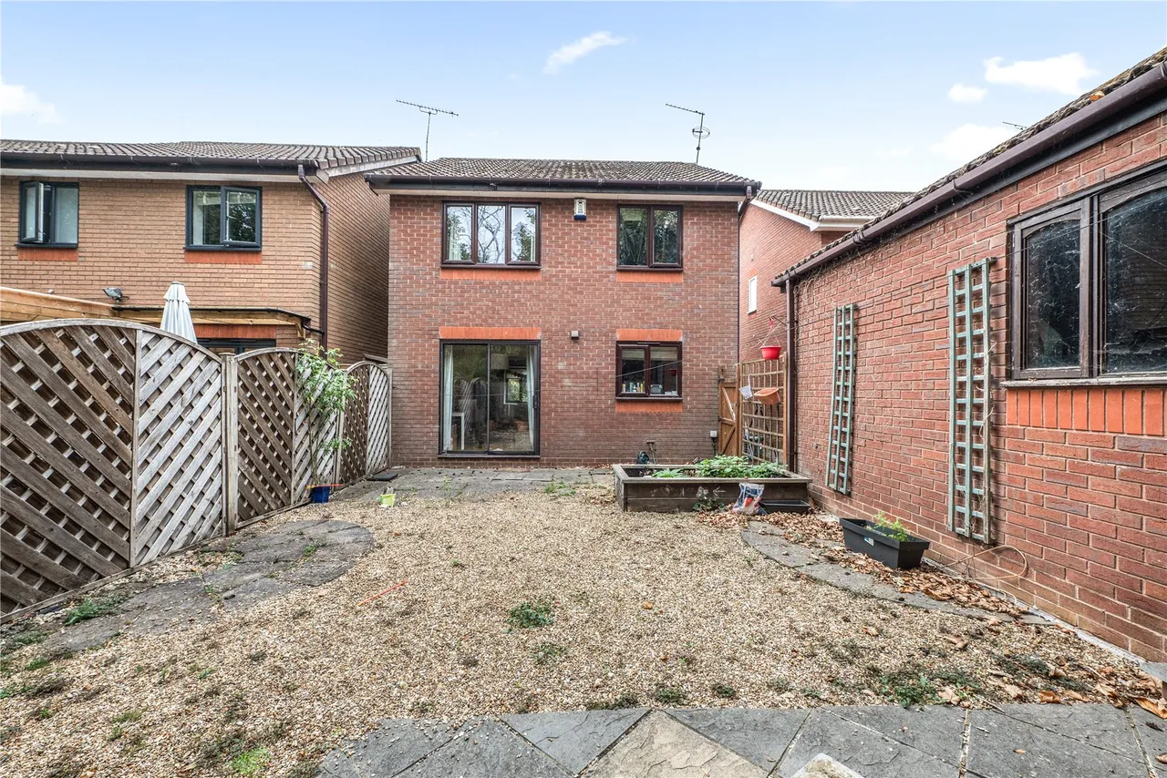 Alexandra Gardens, Knaphill, GU21, photo 12