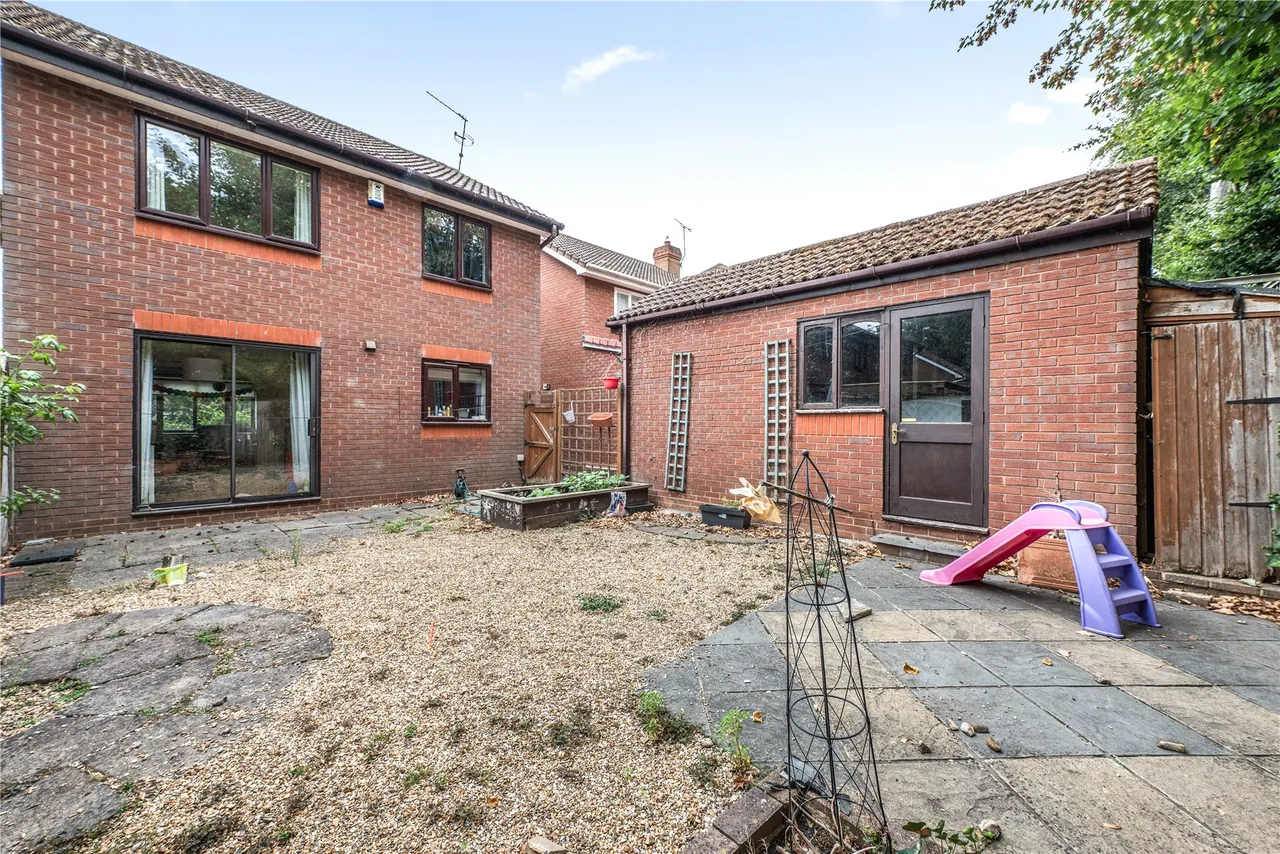Alexandra Gardens, Knaphill, GU21, photo 11
