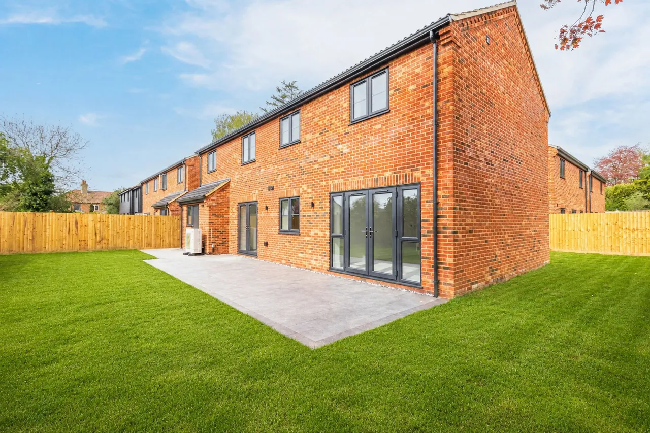 4 bed property for sale, Exclusive New Homes in Private Cul-De