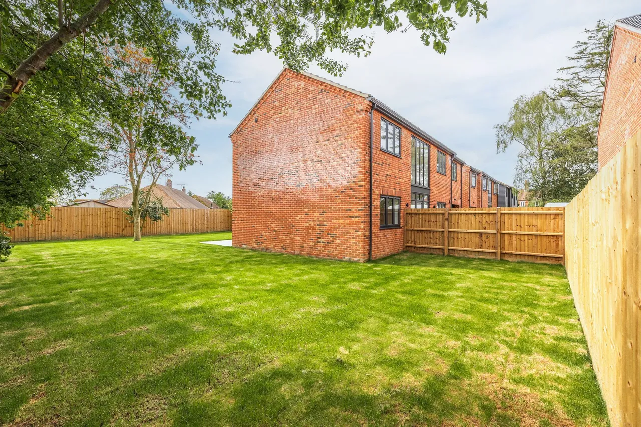 Exclusive New Homes in Private Cul-De, photo 11