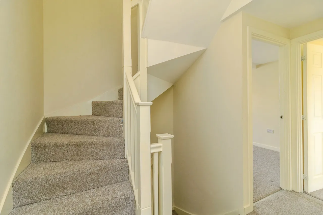 Selkirk Drive, Oakridge Park, Milton Keynes, Buckinghamshire, MK14, photo 8