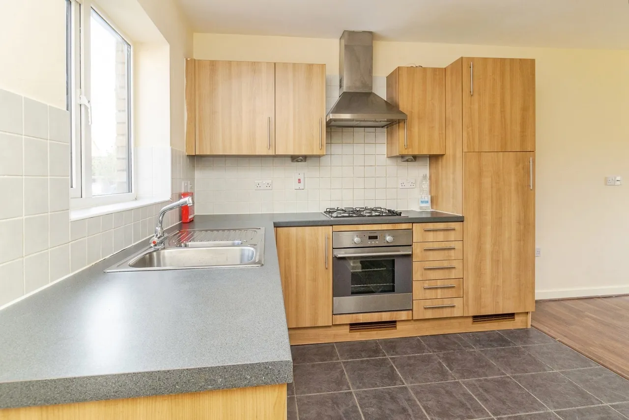 Selkirk Drive, Oakridge Park, Milton Keynes, Buckinghamshire, MK14, photo 6