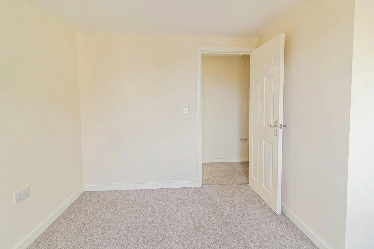 Selkirk Drive, Oakridge Park, Milton Keynes, Buckinghamshire, MK14, photo 11