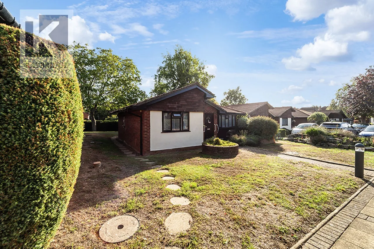 Oakmead Green, Epsom, KT18, photo 13