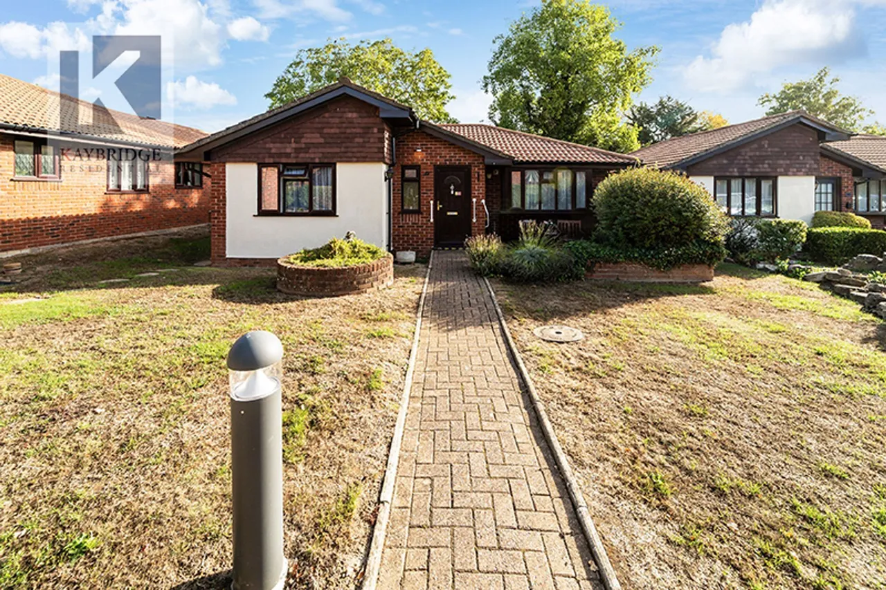 Oakmead Green, Epsom, KT18, photo 14
