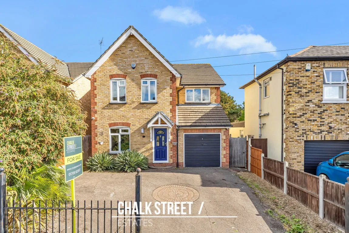4 bed house for sale, Manor Road, Romford, RM1