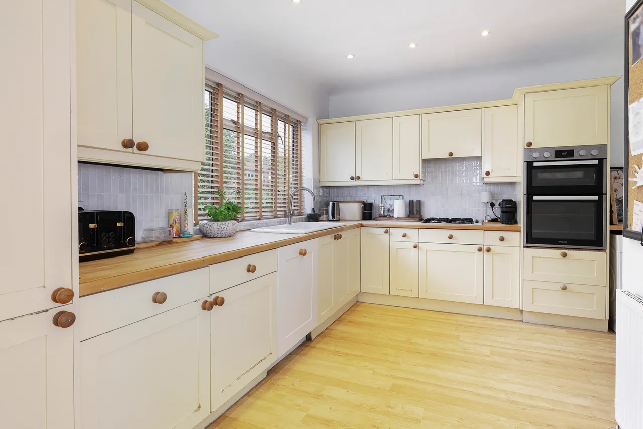 Connaught Way, Tunbridge Wells, Kent, TN4 9QP, photo 5