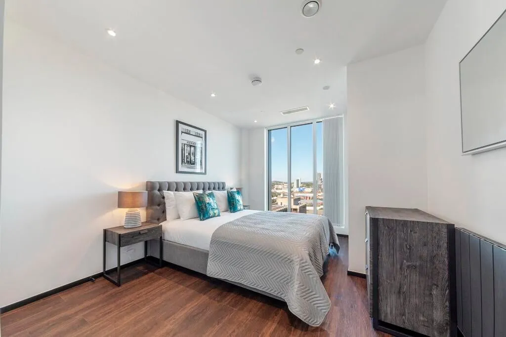 Westgate House, London, W5, photo 2