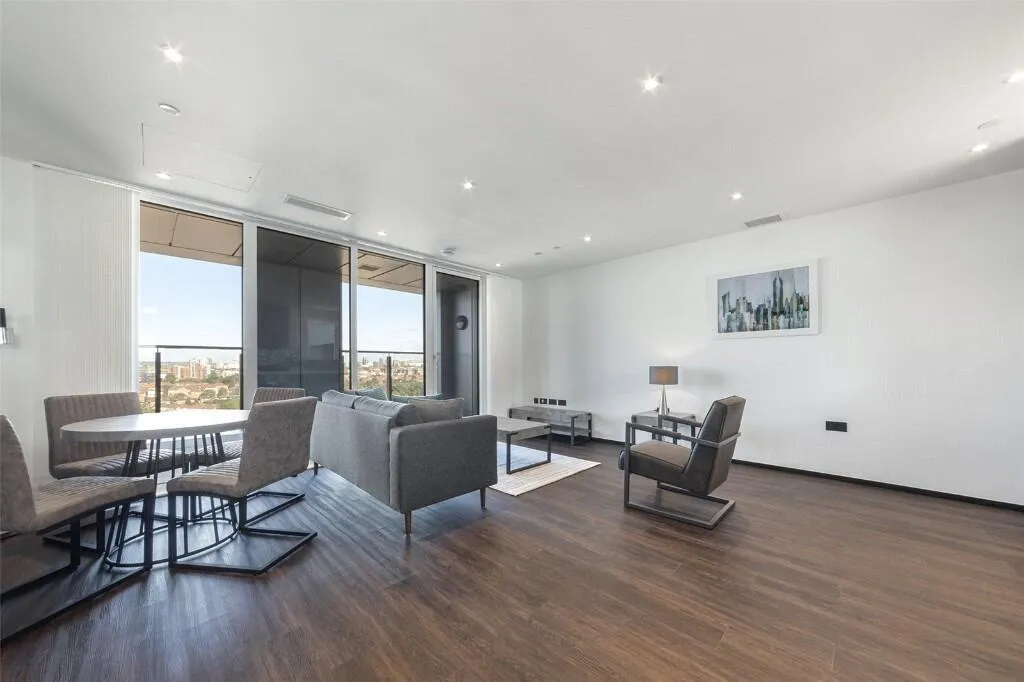 Westgate House, London, W5, photo 6
