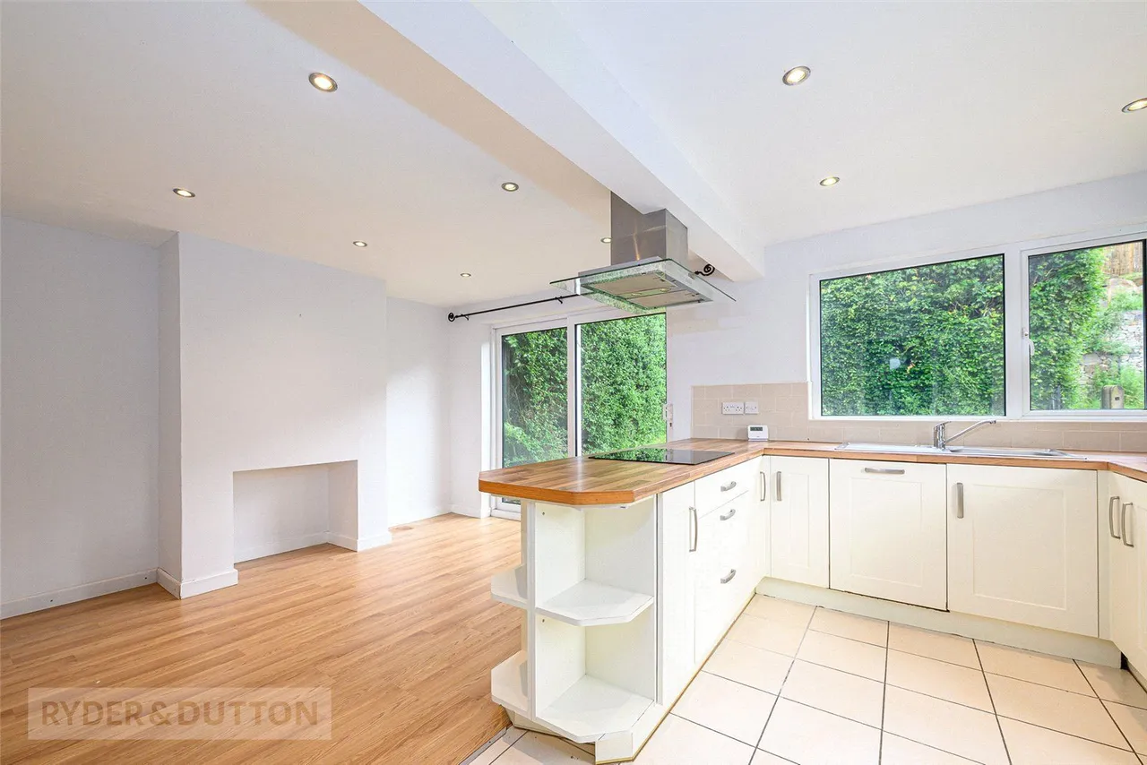 Greenfield Road, Holmfirth, HD9, photo 4