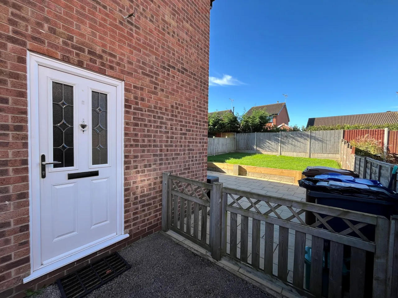 Kestrel Close, Uttoxeter, ST14, photo 12