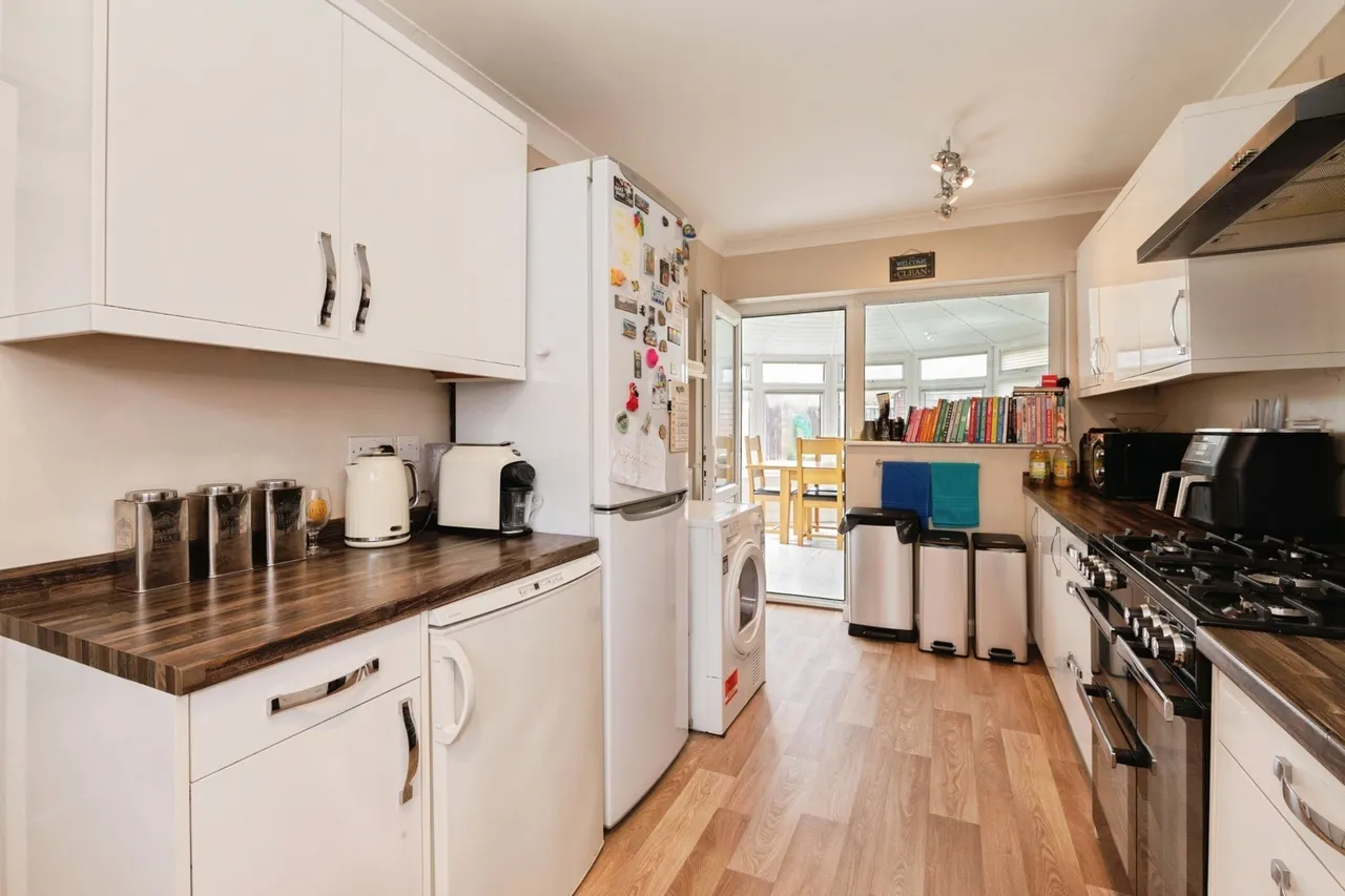 Beech Road, Basildon, Essex, SS14, photo 2