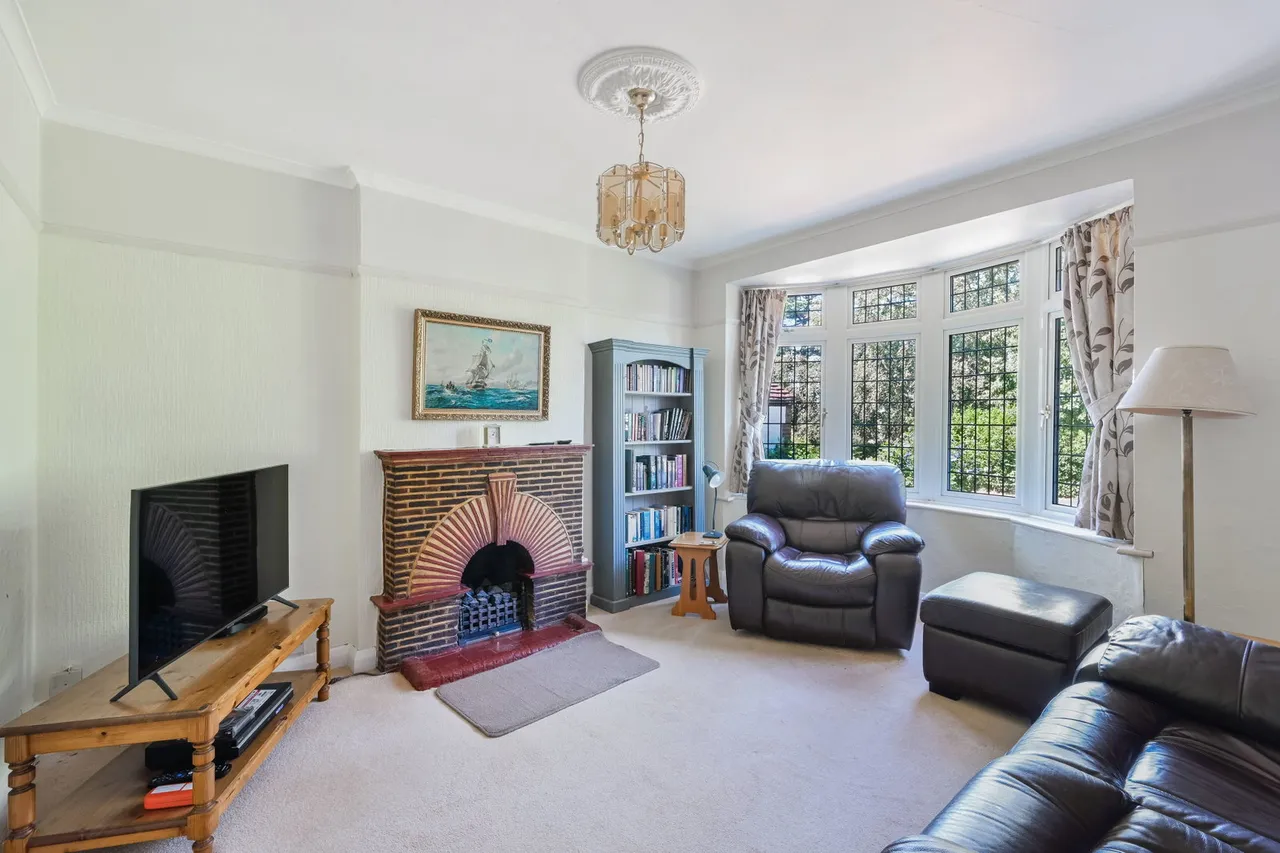 Chestnut Avenue, Ewell, Surrey, KT19 0SY, photo 3