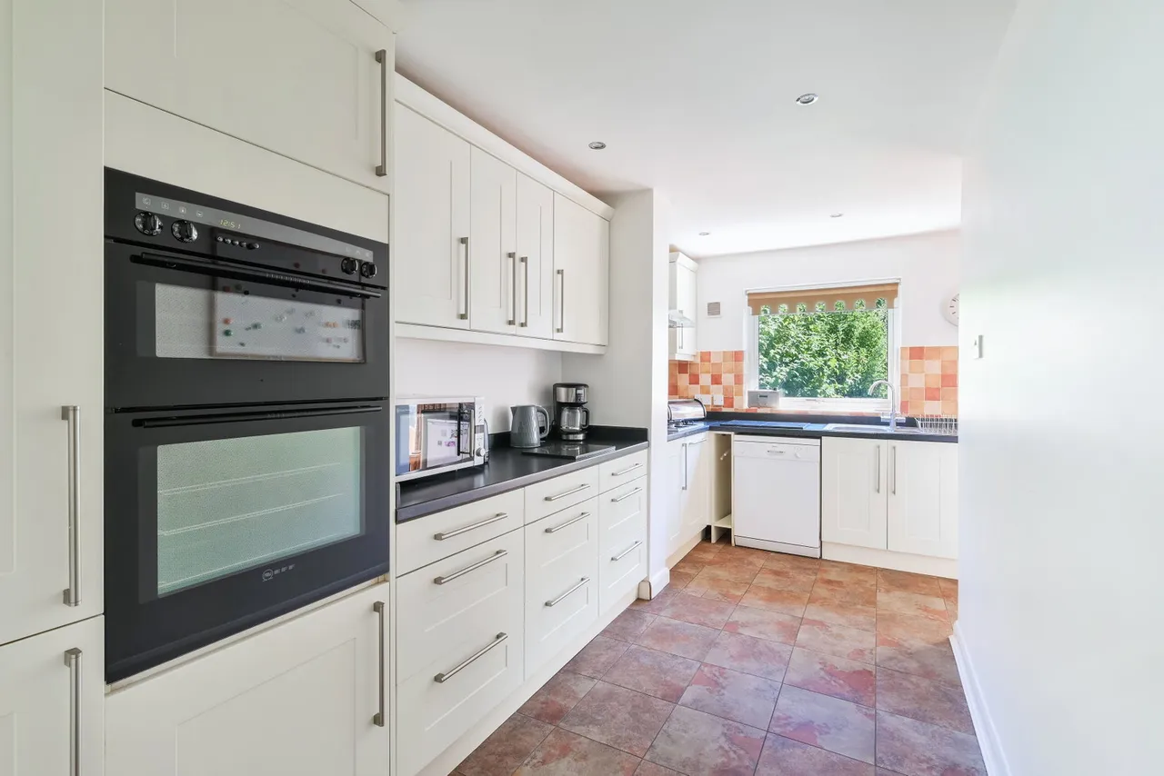 Chestnut Avenue, Ewell, Surrey, KT19 0SY, photo 5