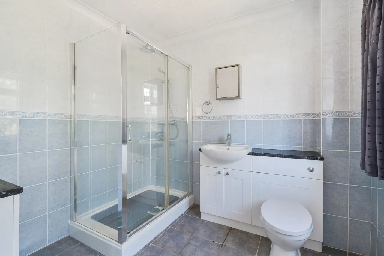 Chestnut Avenue, Ewell, Surrey, KT19 0SY, photo 12