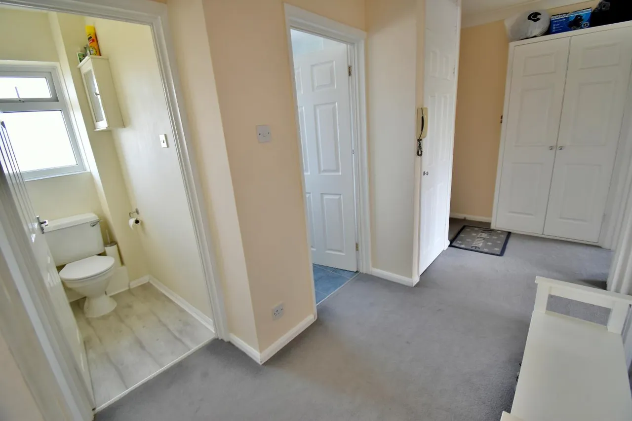 Twyford House, BH22, photo 10
