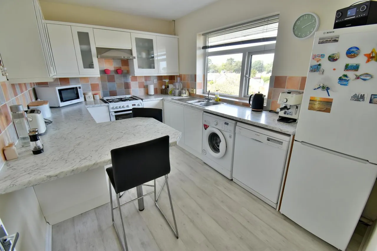 Twyford House, BH22, photo 4