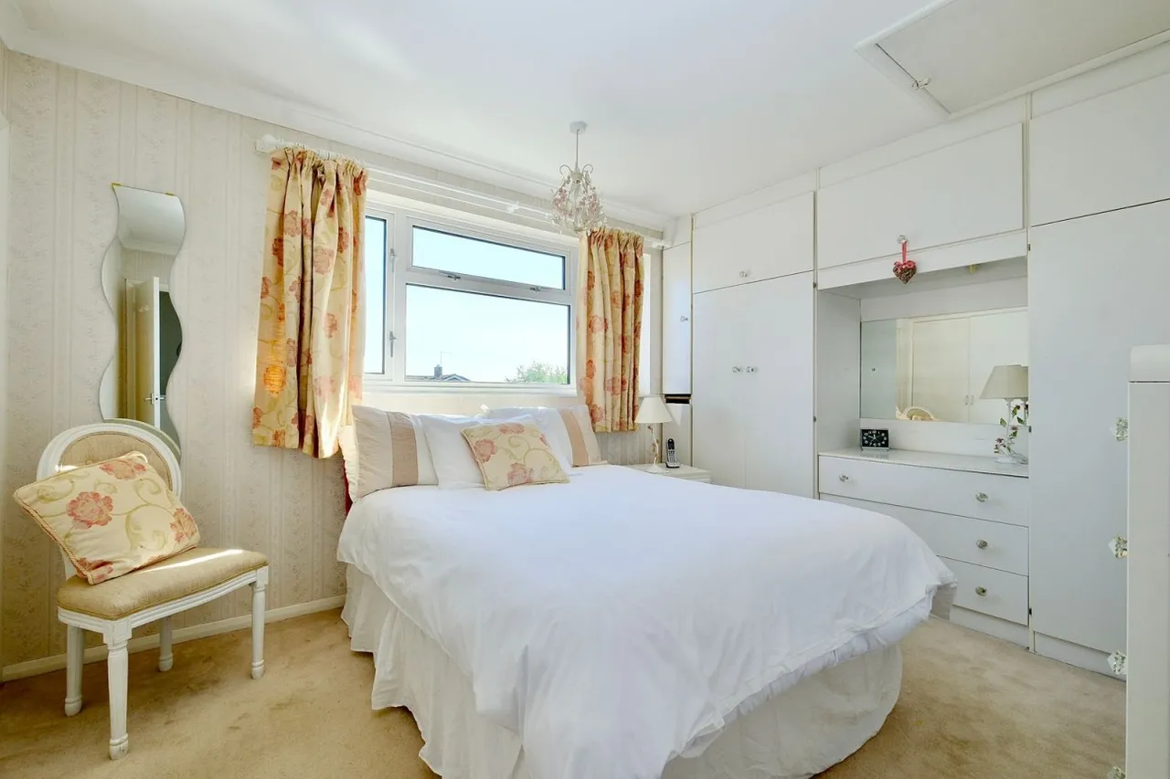 Dryden Close, St Ives, PE27, photo 9