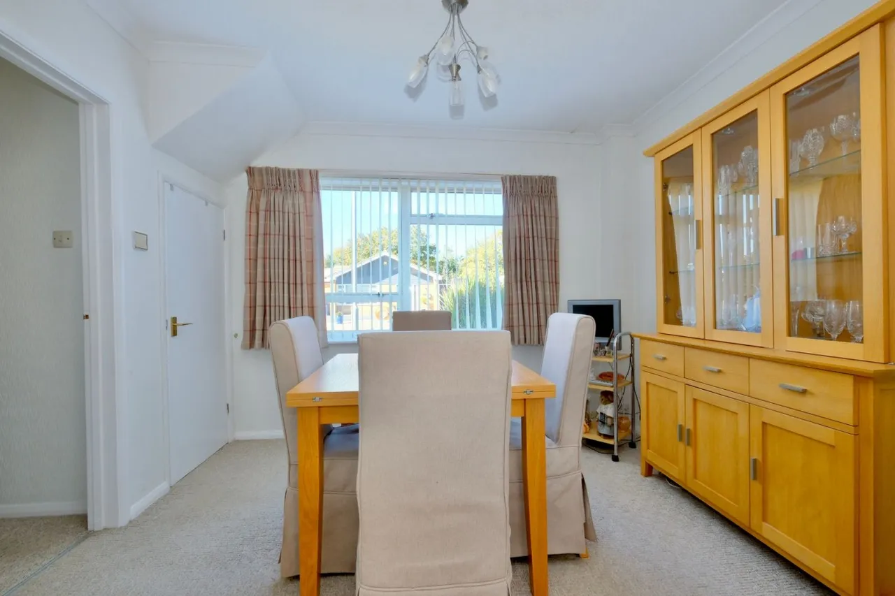 Dryden Close, St Ives, PE27, photo 3