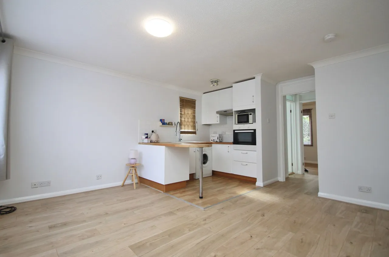Amanda Close, Chigwell, IG7, photo 3