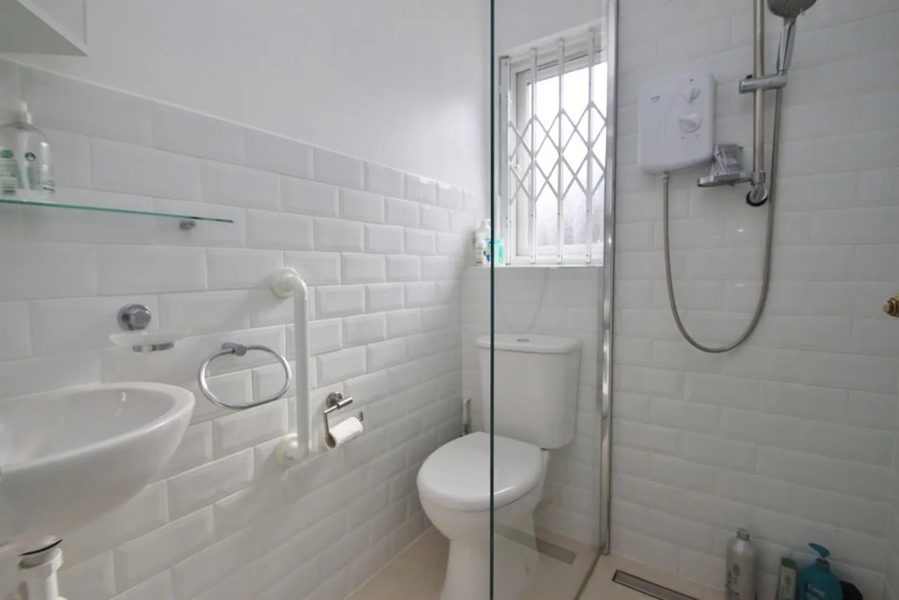 Amanda Close, Chigwell, IG7, photo 6