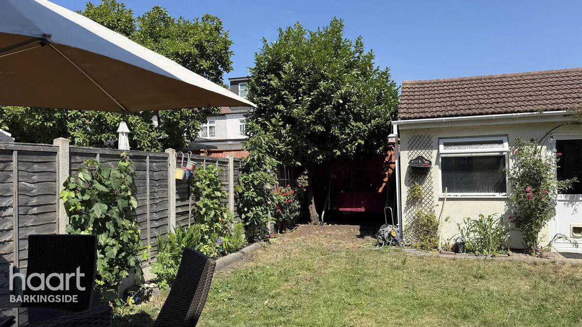 Hamilton Avenue, Barkingside, IG6, photo 47