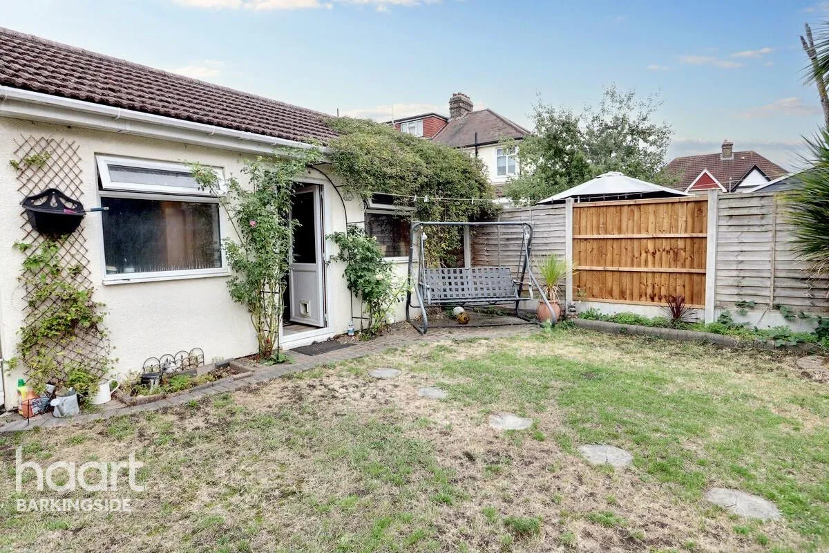 Hamilton Avenue, Barkingside, IG6, photo 35