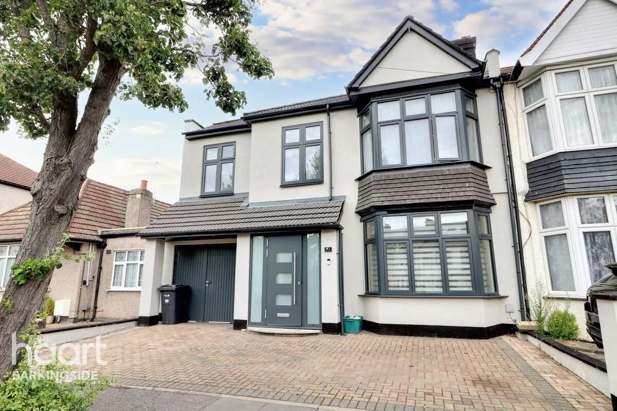 5 bed house for sale, Hamilton Avenue, Barkingside, IG6