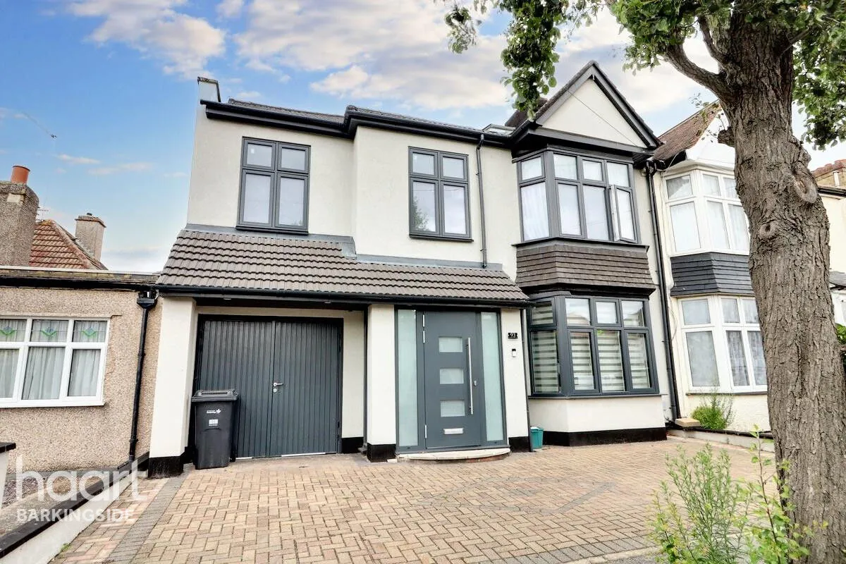 Hamilton Avenue, Barkingside, IG6, photo 43