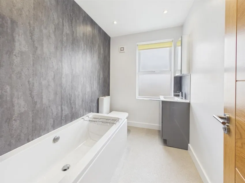 Brookfield Lane, Churchdown, photo 22