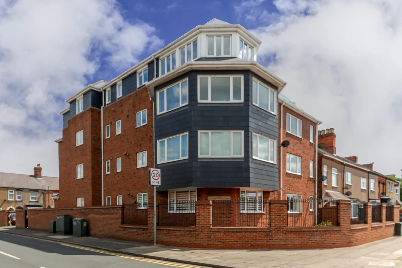 2 bed flat for sale, Pelham Road, Cleethorpes, DN35