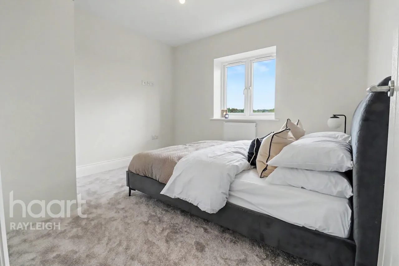 London Road, Rayleigh, SS6, photo 16