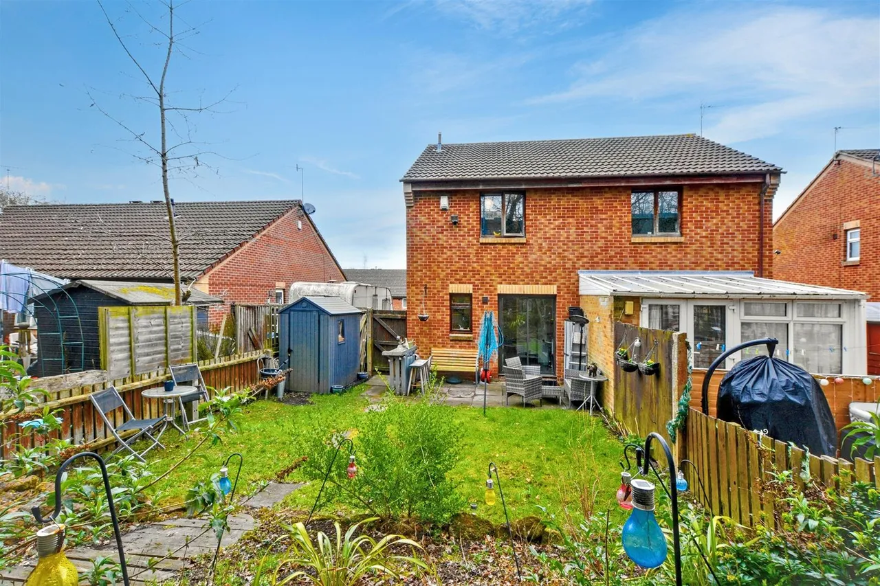 Donbas Close, Bulwell, NG6, photo 9