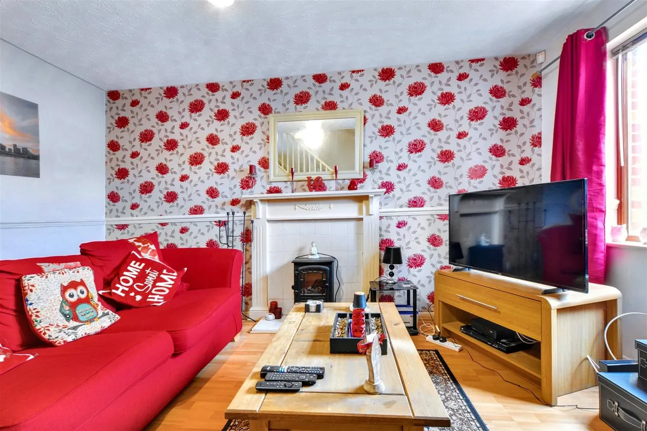 Donbas Close, Bulwell, NG6, photo 4
