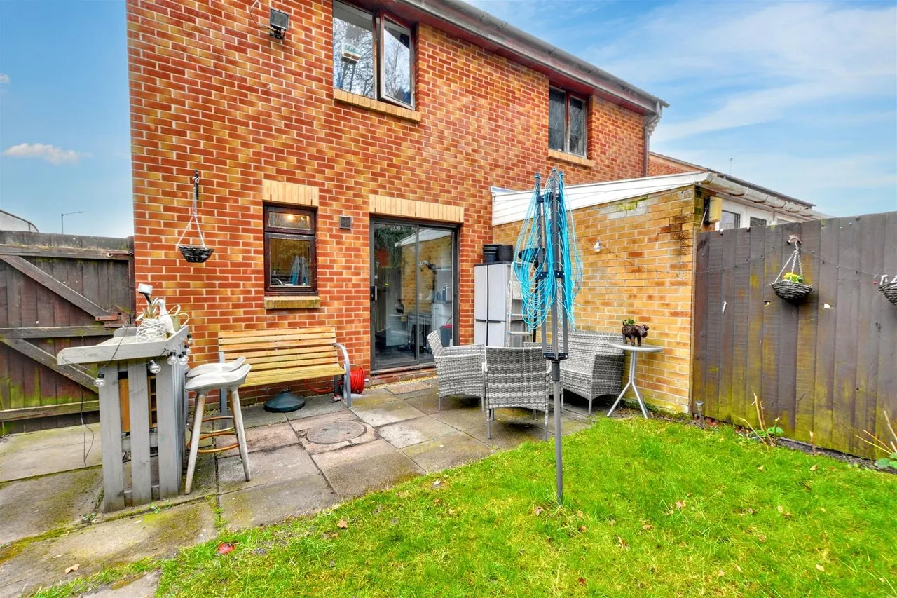 Donbas Close, Bulwell, NG6, photo 10